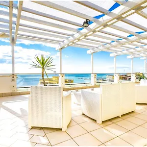 Aurora Apartahotel